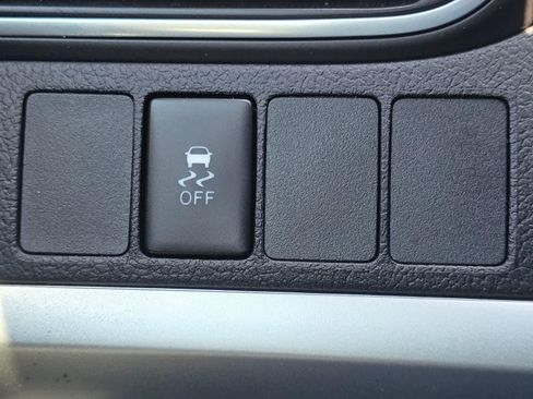 Used 2017 Toyota Camry SE w/ Protection Package (Q2) FWD image 16