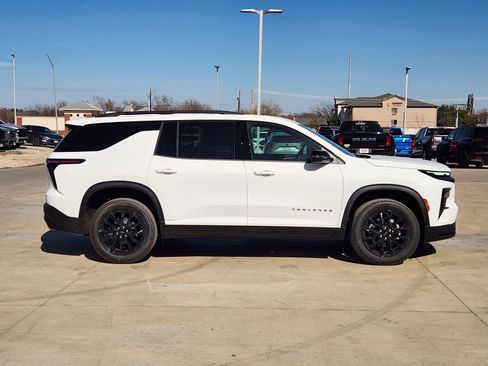 New 2026 Chevrolet Traverse LT image 7