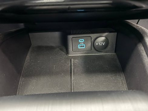 Certified 2022 Ford Escape Titanium w/ Class II Trailer Tow Package image 18