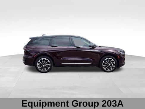 Used 2024 Lincoln Nautilus Reserve w/ Equipment Group 203A AWD/4WD image 3