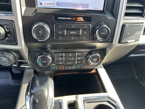 Used 2019 Ford F150 Lariat image 15