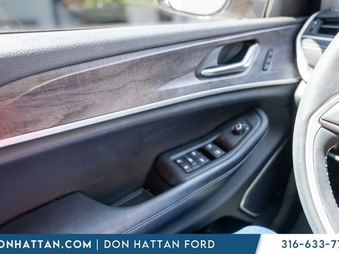 Used 2023 Jeep Grand Cherokee L Limited image 16