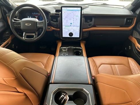 Used 2023 Ford Expedition Platinum AWD/4WD image 11