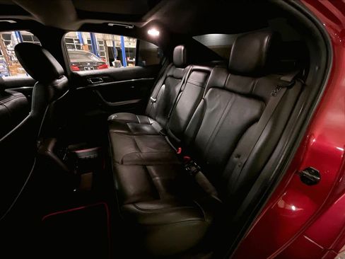 Used 2012 Lincoln MKS image 19