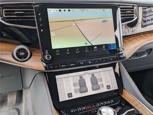 New 2024 Jeep Grand Wagoneer Series III image 16