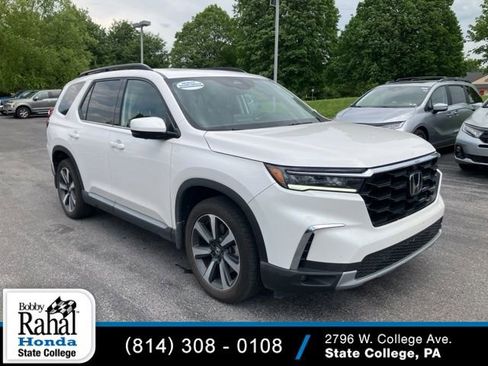 Used 2025 Honda Pilot Elite image 1