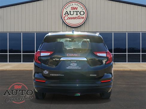 Used 2024 GMC Terrain SLE image 6