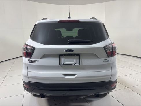 Used 2018 Ford Escape SE w/ SE Sport Appearance Package image 4