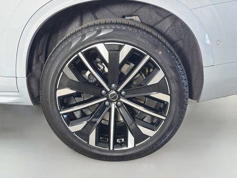 New 2026 Volvo XC90 T8 Plus w/ Protection Package Premier AWD/4WD image 34