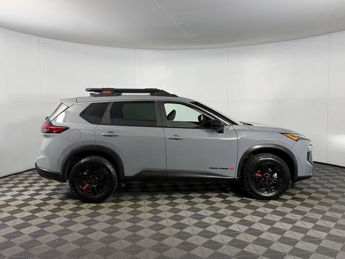 Used 2026 Nissan Rogue SV AWD/4WD image 4