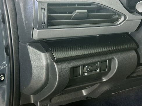 Used 2024 Subaru Crosstrek 2.0i Premium image 10