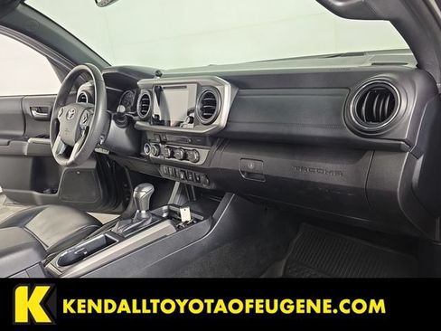 Used 2019 Toyota Tacoma Limited AWD/4WD image 29