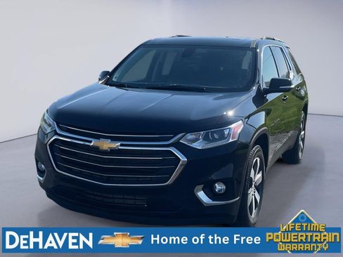 Used 2020 Chevrolet Traverse LT w/ LT Premium Package FWD image 1