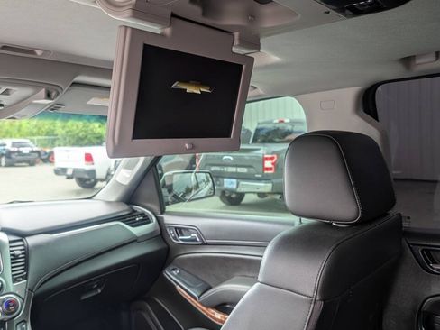 Used 2019 Chevrolet Suburban Premier AWD/4WD image 25