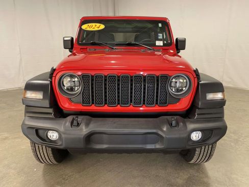 Used 2024 Jeep Wrangler Sport image 6