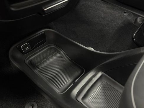 New 2027 Chrysler Pacifica Select AWD/4WD image 40