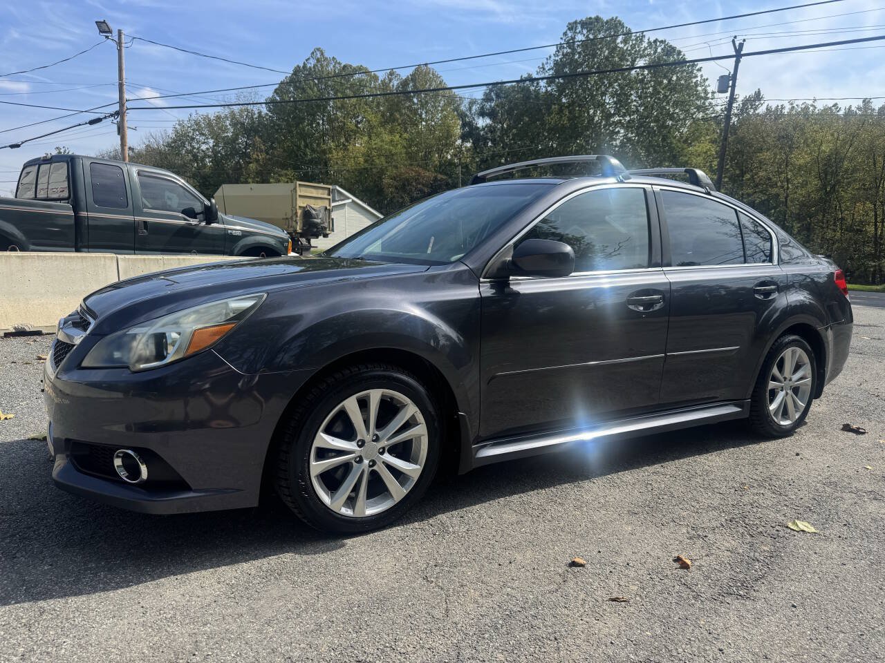Used 2013 Subaru Legacy 2.5i Premium AWD/4WD image 3
