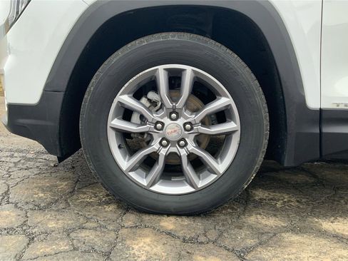 Used 2024 GMC Terrain SLT image 25