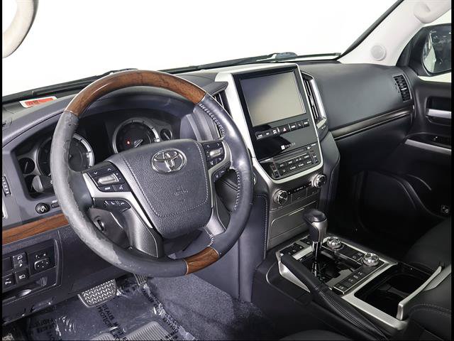 Used 2018 Toyota Land Cruiser AWD/4WD image 6