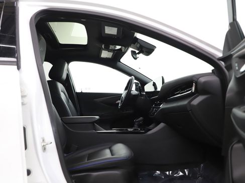 Used 2024 Buick Envista Sport Touring w/ Experience Buick Package image 11