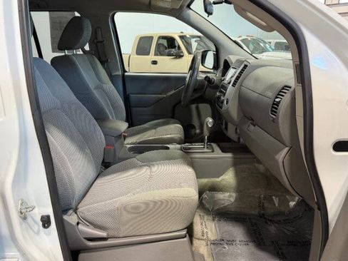 Used 2017 Nissan Frontier SV AWD/4WD image 15