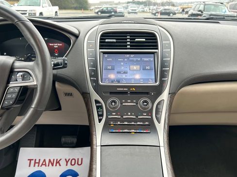 Used 2019 Lincoln Nautilus Reserve image 22