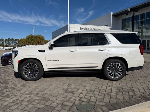 Used 2023 GMC Yukon Denali Ultimate w/ LPO, Floor Liner Package image 12