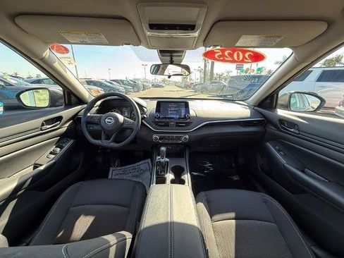 Certified 2025 Nissan Altima 2.5 S FWD image 13