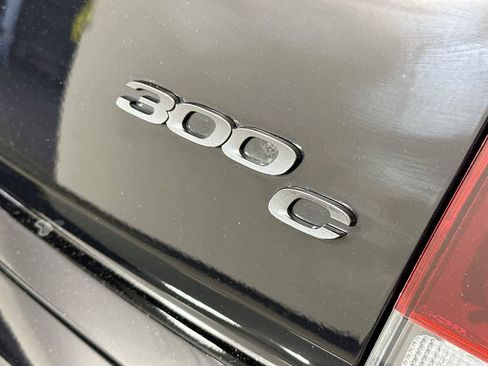 Used 2023 Chrysler 300 C RWD image 7