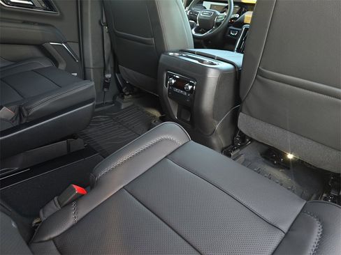 New 2026 GMC Yukon XL Denali w/ Sun & Power Step Package image 11