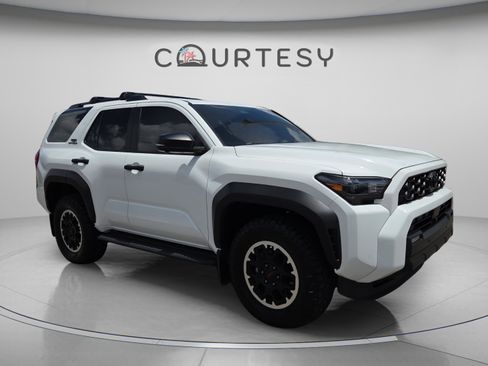 Certified 2025 Toyota 4Runner TRD Off-Road Premium AWD/4WD image 7