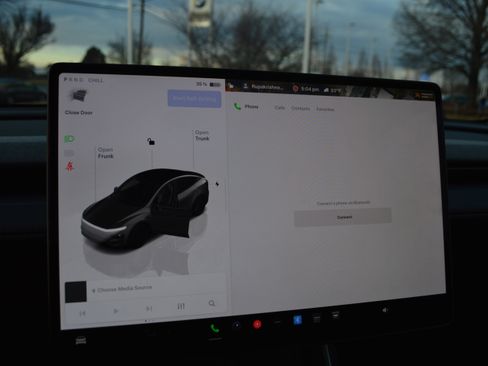 Used 2026 Tesla Model Y 2WD image 18