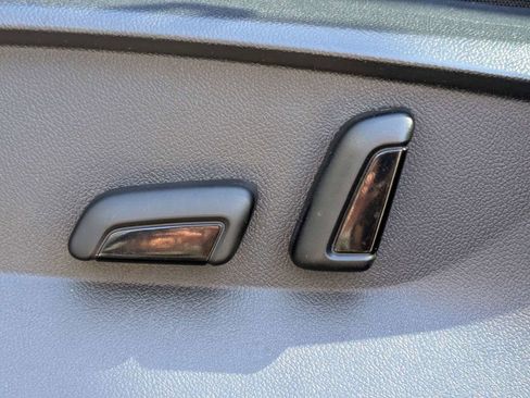 Certified 2023 Volkswagen Tiguan SE w/ Panoramic Sunroof Package FWD image 27