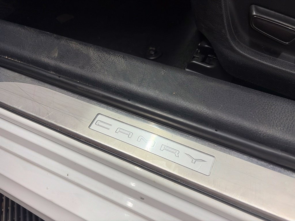 Used 2024 Toyota Camry SE FWD image 11