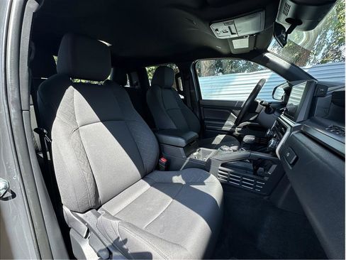 Used 2024 Toyota Tacoma SR5 AWD/4WD image 4