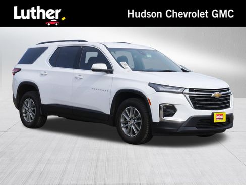 Used 2023 Chevrolet Traverse LT image 1