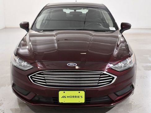 Used 2017 Ford Fusion SE image 3