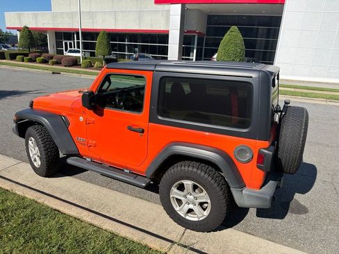 Used 2019 Jeep Wrangler Sport AWD/4WD image 15