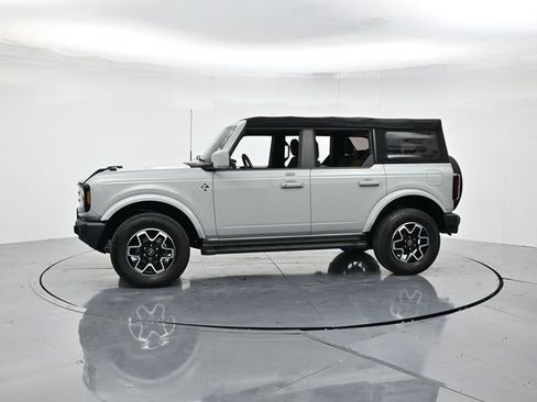 Used 2022 Ford Bronco Outer Banks image 6