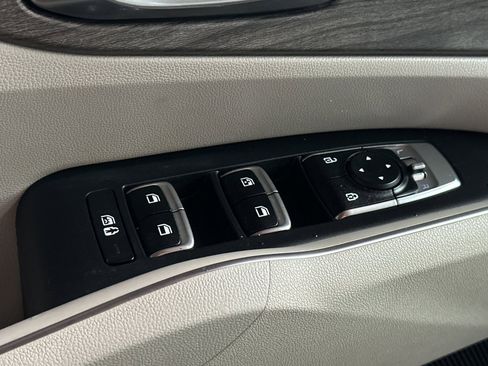 Used 2022 Kia Sorento EX w/ Panoramic Sunroof Package image 12