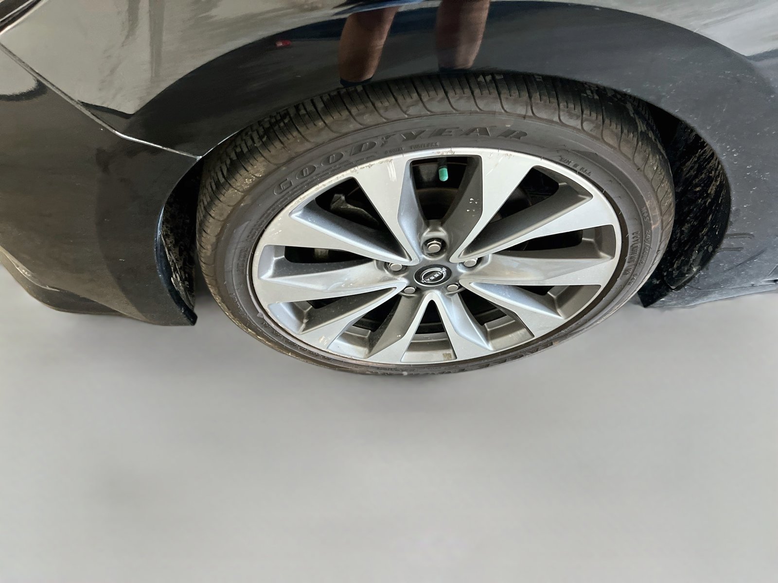Used 2022 Nissan Maxima SR w/ Sport Mat Group FWD image 29