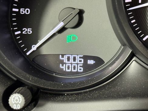 New 2025 Porsche Macan Turbo image 25