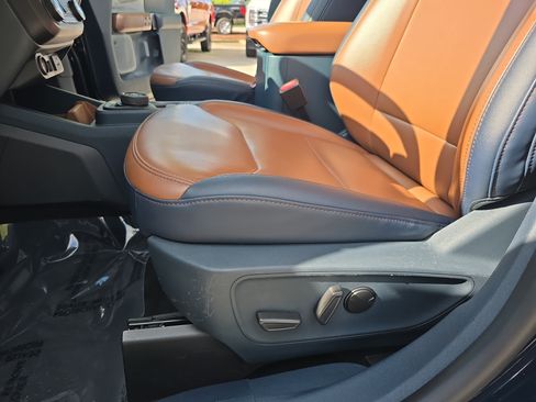 Used 2022 Ford Maverick Lariat w/ Lariat Luxury Package FWD image 30