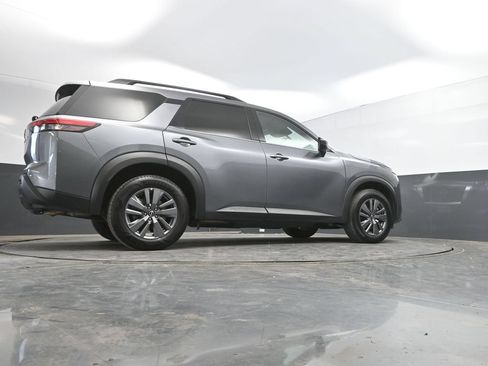 Used 2025 Nissan Pathfinder SV FWD image 40