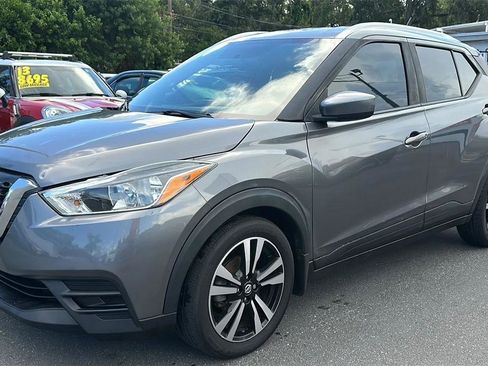 Used 2019 Nissan Kicks SV FWD image 12
