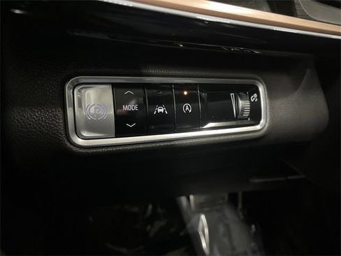 Certified 2025 Buick Envision Sport Touring image 27