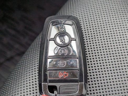 Used 2025 Lincoln Corsair Reserve FWD image 31