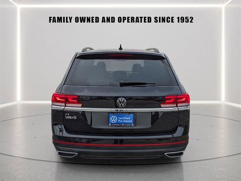 Certified 2023 Volkswagen Atlas SE image 6