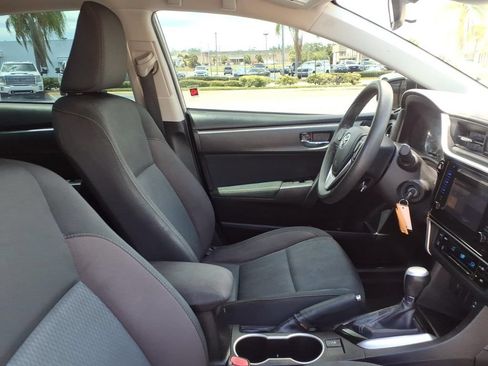 Used 2017 Toyota Corolla L FWD image 12