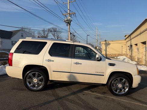 Used 2011 Cadillac Escalade Premium image 8